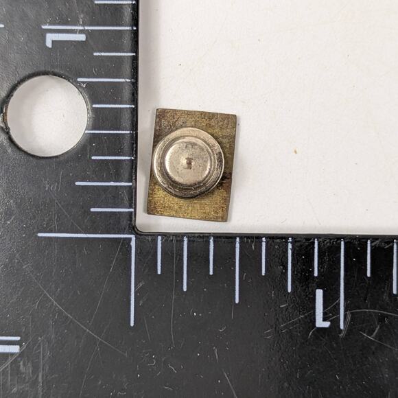 1973 Concordia Enamel Lapel Pin Red Silver Heart Chinese Text Vintage Badge - Picture 2 of 2